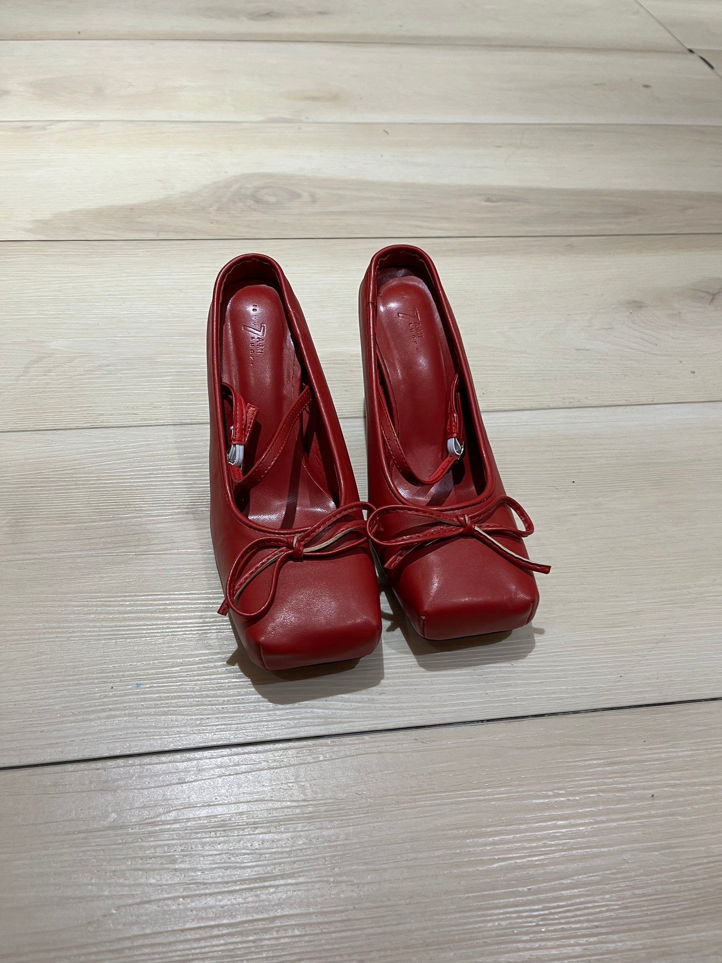 Red Heels Size:39