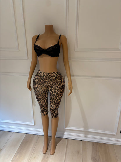 Leopard Capris